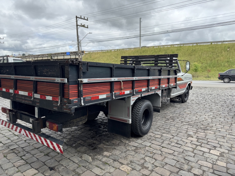 FORD F-4000 4x2 2p (diesel)(E5)