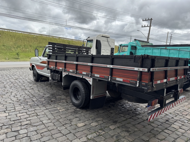 FORD F-4000 4x2 2p (diesel)(E5)