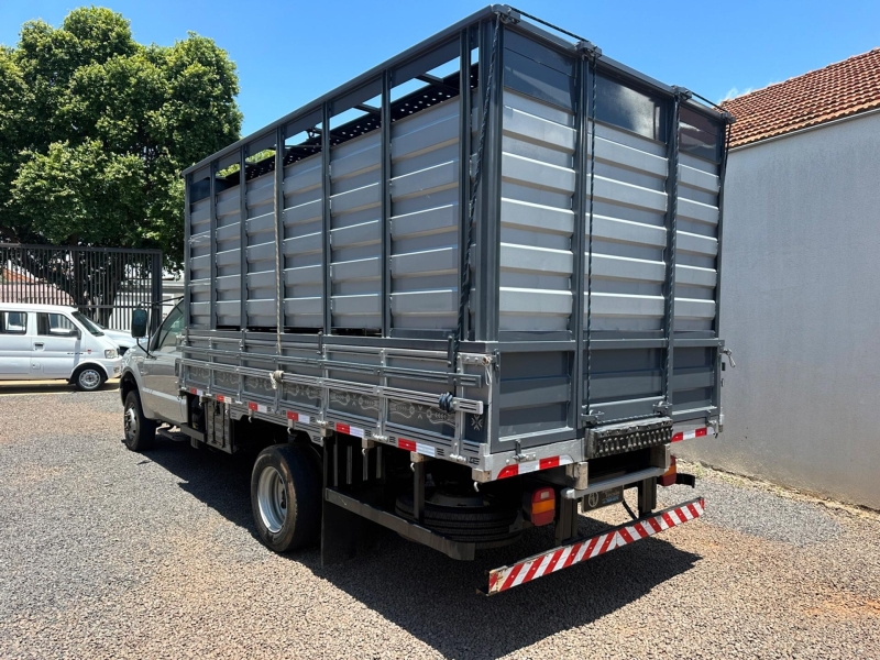 FORD F-4000 TURBO CUMMINS 2p (diesel)