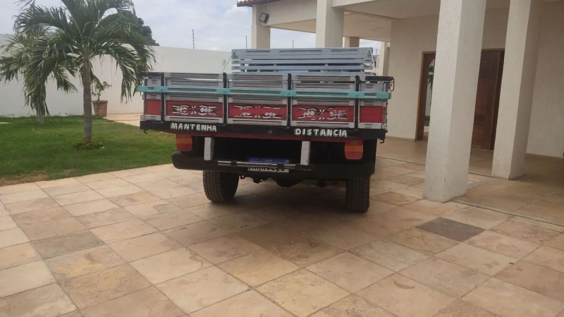 Ford F1000 diesel MWM