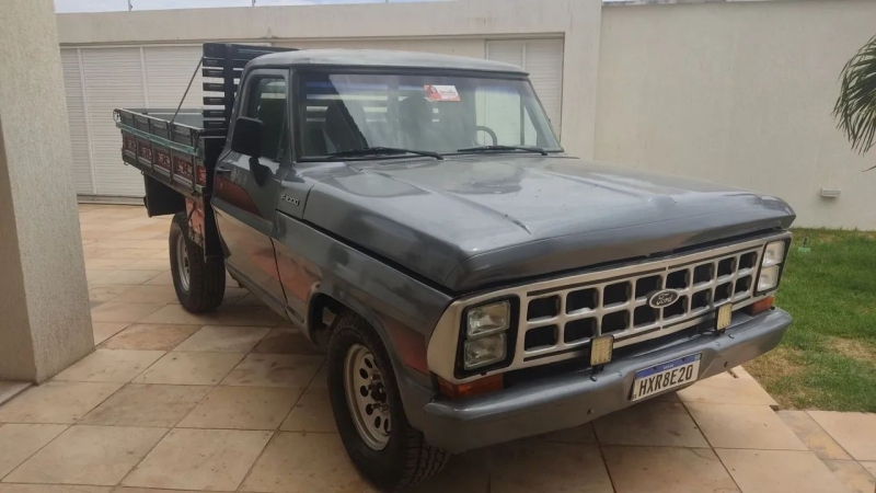 Ford F1000 diesel MWM