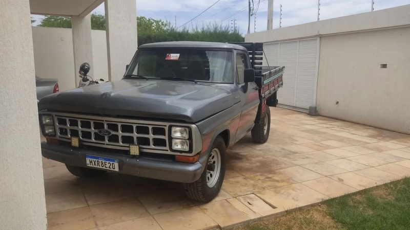 Ford F1000 diesel MWM