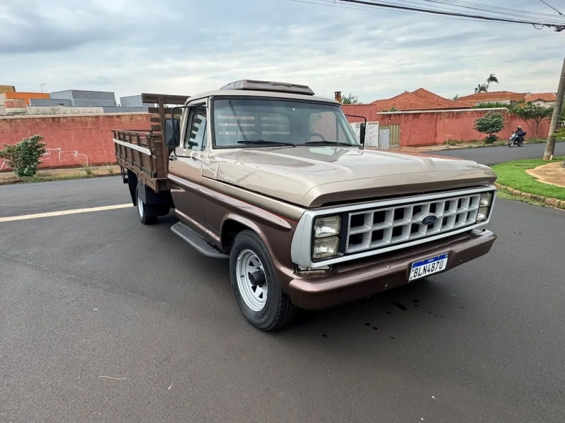 Ford F1000 diesel MWM