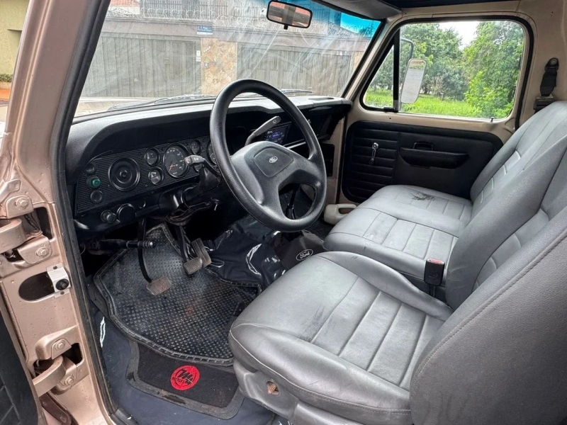 Ford F1000 diesel MWM