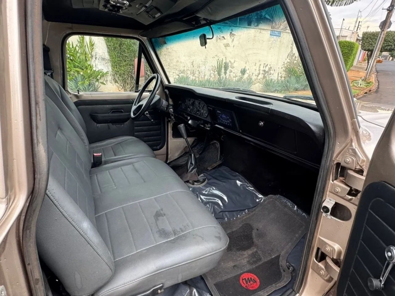 Ford F1000 diesel MWM