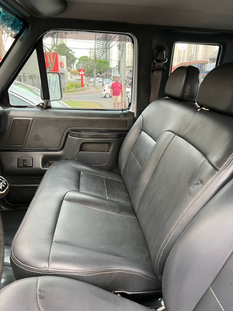Ford F-1000 Super Diesel CE 3.9