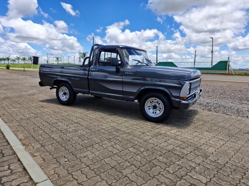 Ford F1000 diesel MWM