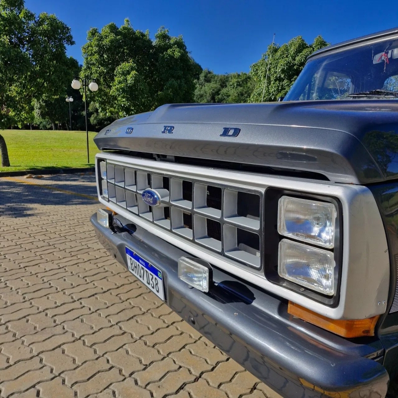 Ford F1000 diesel MWM