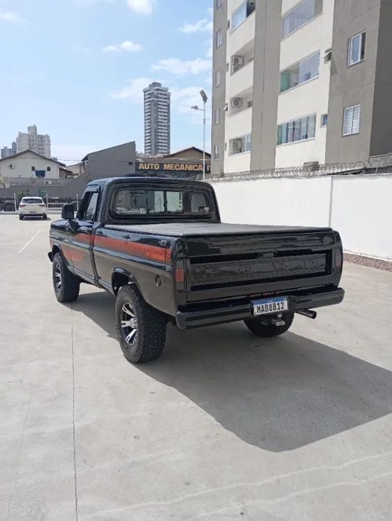 Ford F1000 diesel MWM