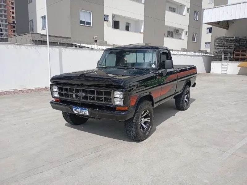 Ford F1000 diesel MWM