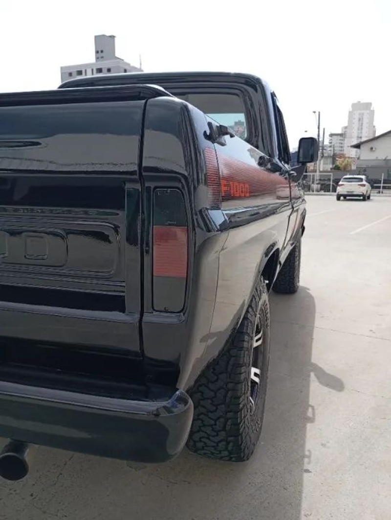 Ford F1000 diesel MWM