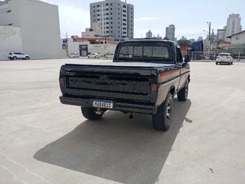Ford F1000 diesel MWM