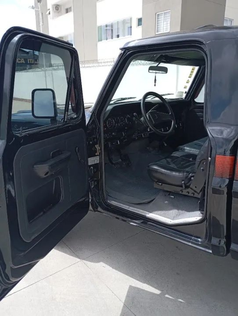 Ford F1000 diesel MWM