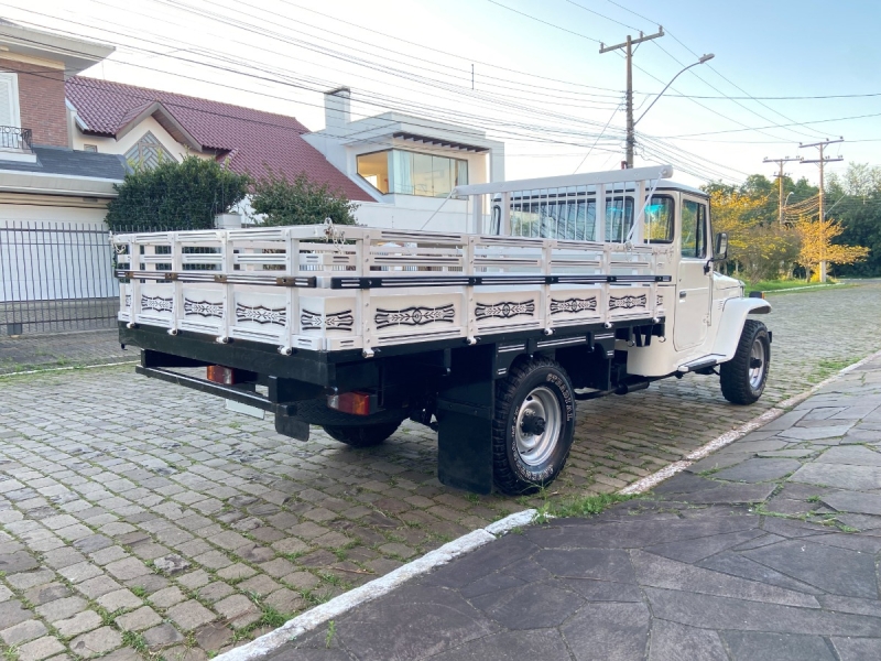 Toyota Band.Picape Chassi Longo Diesel