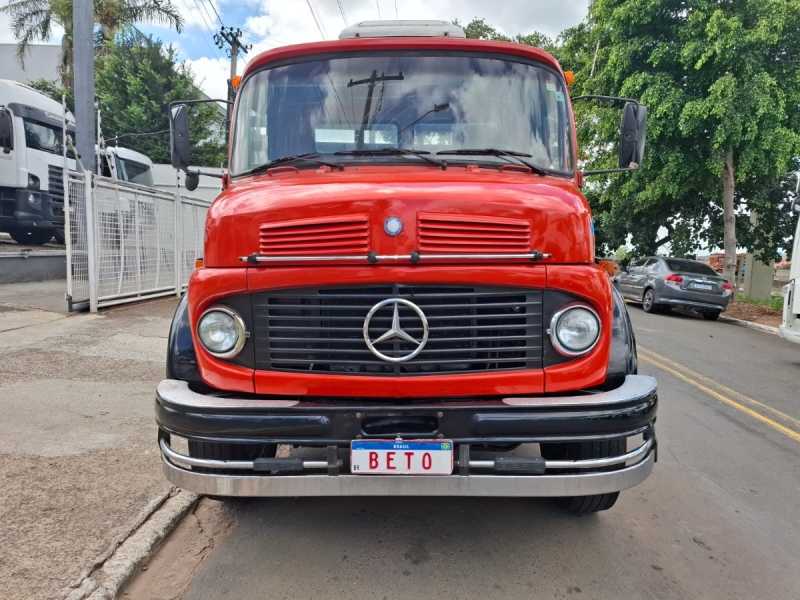 MERCEDES-BENZ L-2013 3-Eixos 2p (diesel)