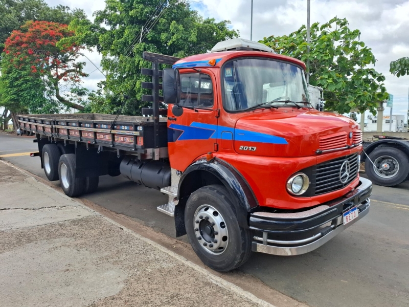 MERCEDES-BENZ L-2013 3-Eixos 2p (diesel)