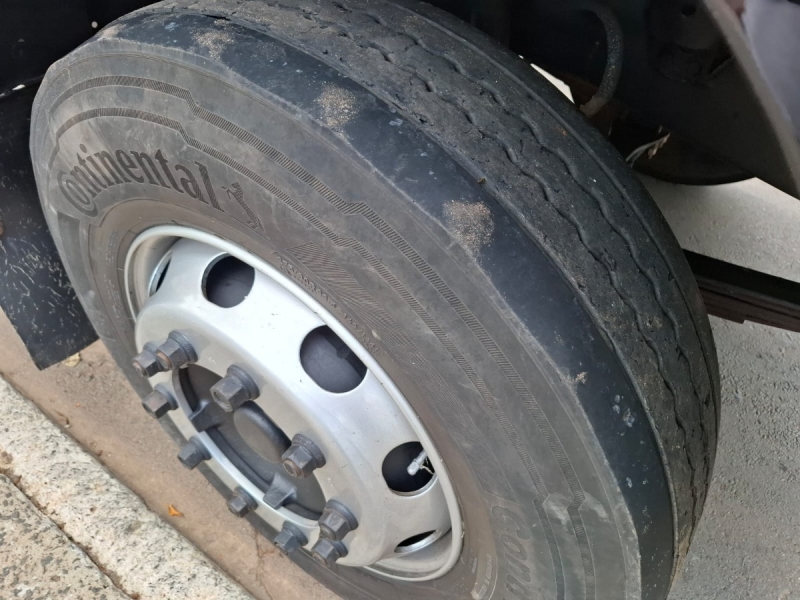 MERCEDES-BENZ L-2013 3-Eixos 2p (diesel)