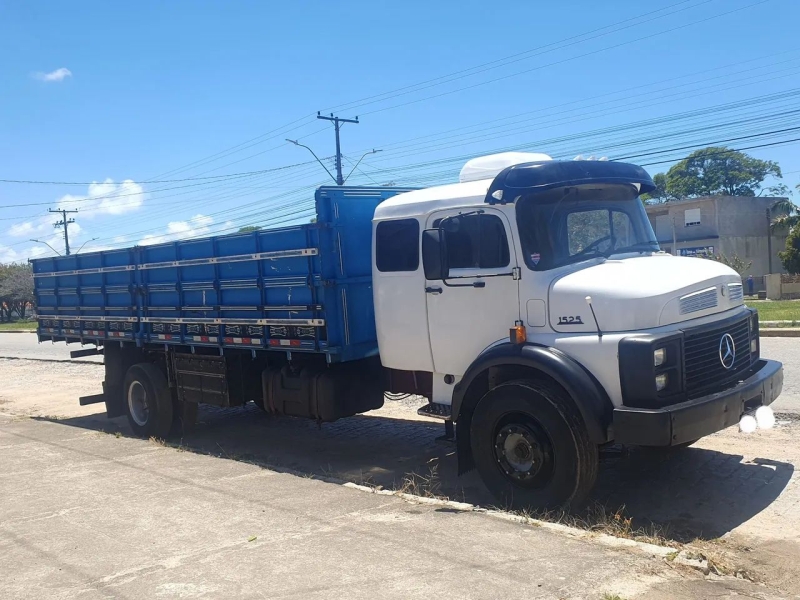 MERCEDES-BENZ LS-1525 2p (diesel)