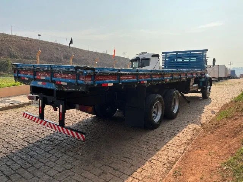 MERCEDES-BENZ L-1313 3-Eixos 2p (diesel)