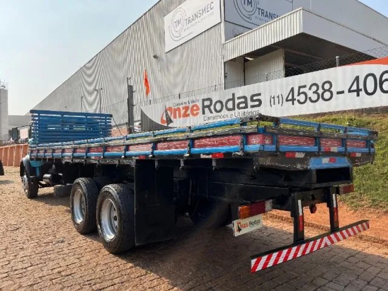 MERCEDES-BENZ L-1313 3-Eixos 2p (diesel)