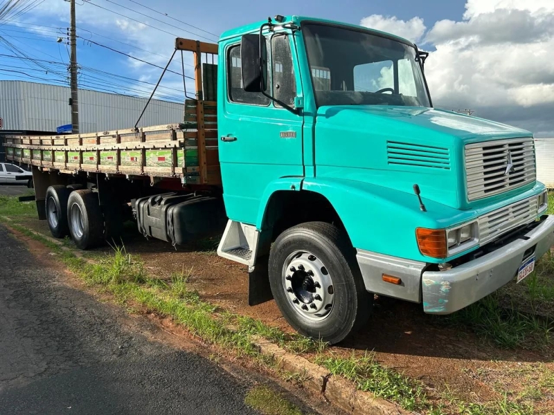 MERCEDES-BENZ L-1618 3-Eixos 2p (diesel)