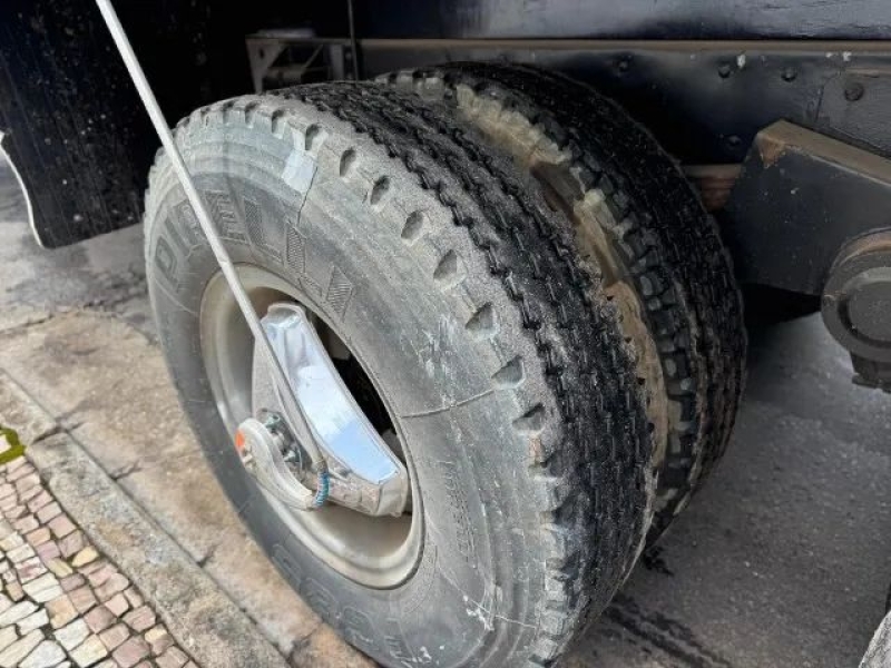 MERCEDES-BENZ L-1313 3-Eixos 2p (diesel)
