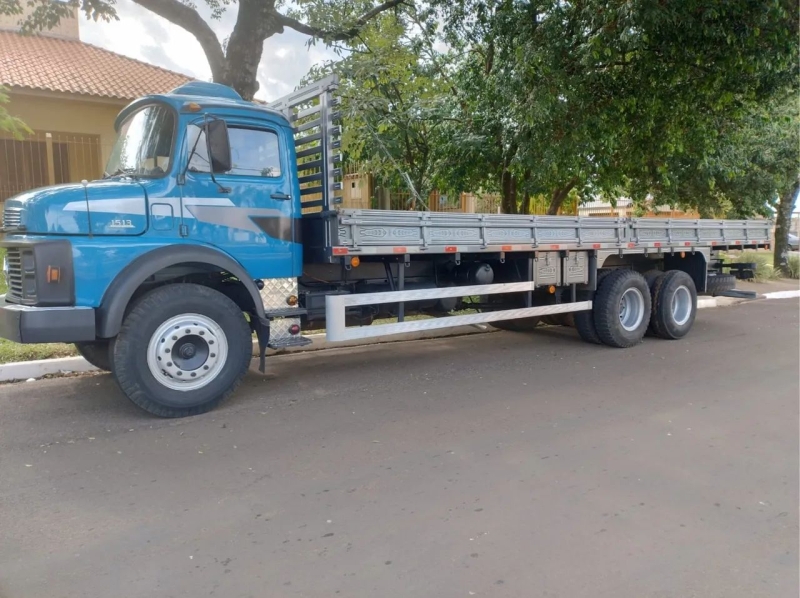 MERCEDES-BENZ L-1513 3-Eixos 2p (diesel)
