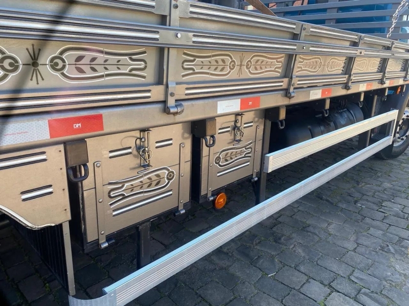 MERCEDES-BENZ L-1513 3-Eixos 2p (diesel)