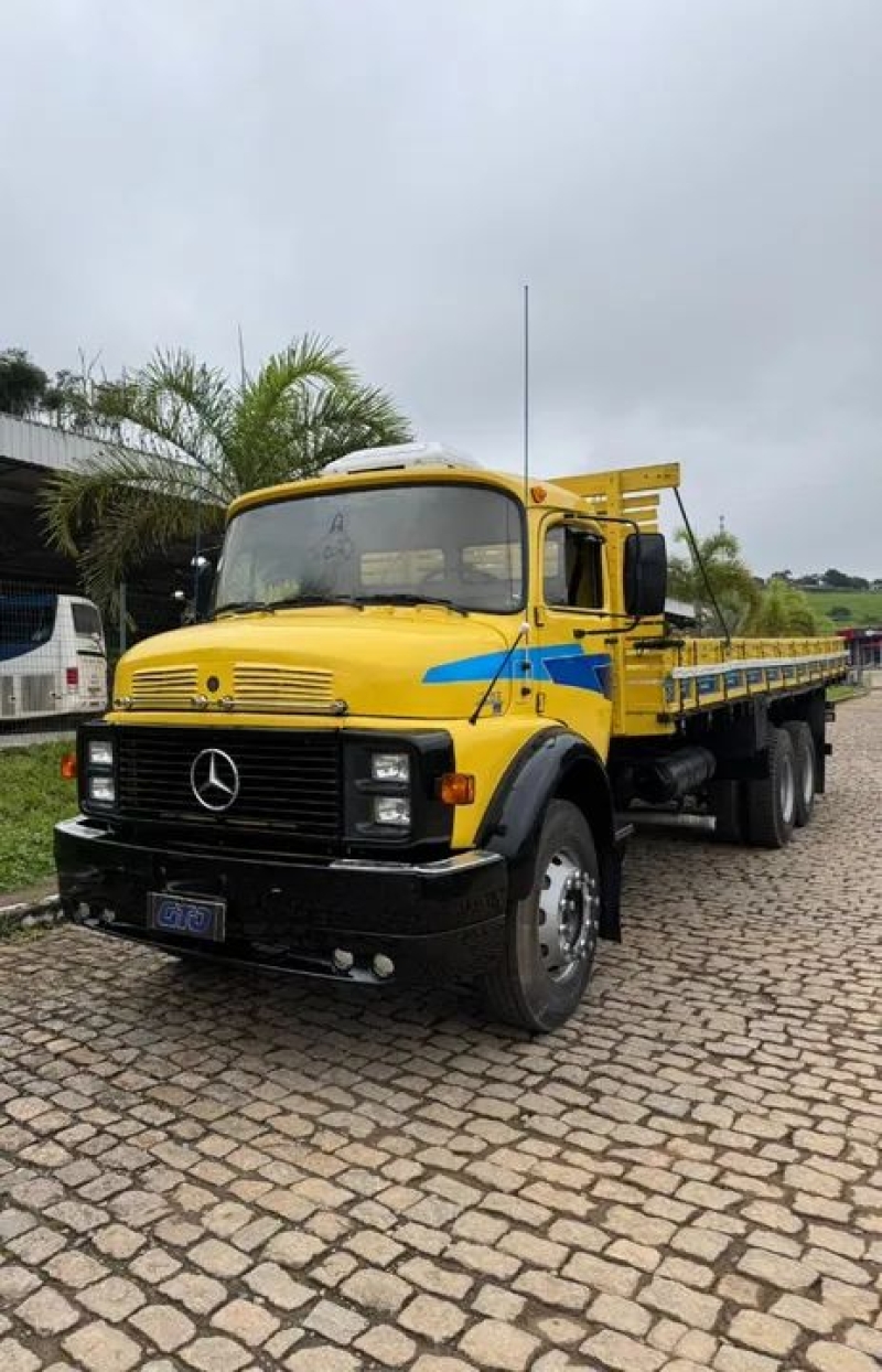 MERCEDES-BENZ L-2013 3-Eixos 2p (diesel)
