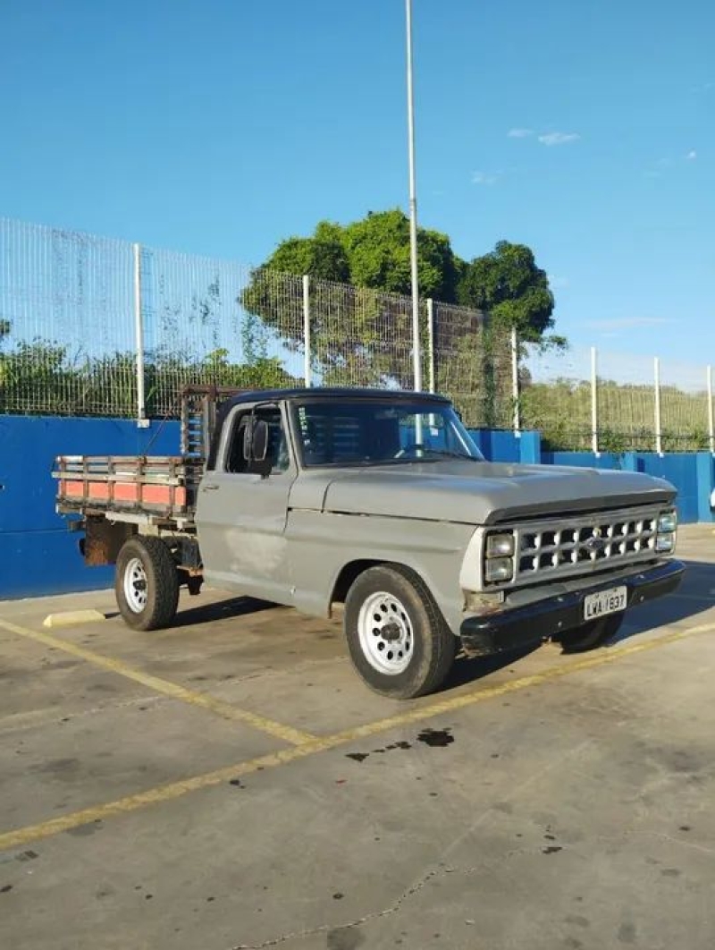 Ford F1000 diesel MWM