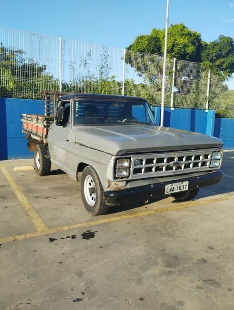Ford F1000 diesel MWM