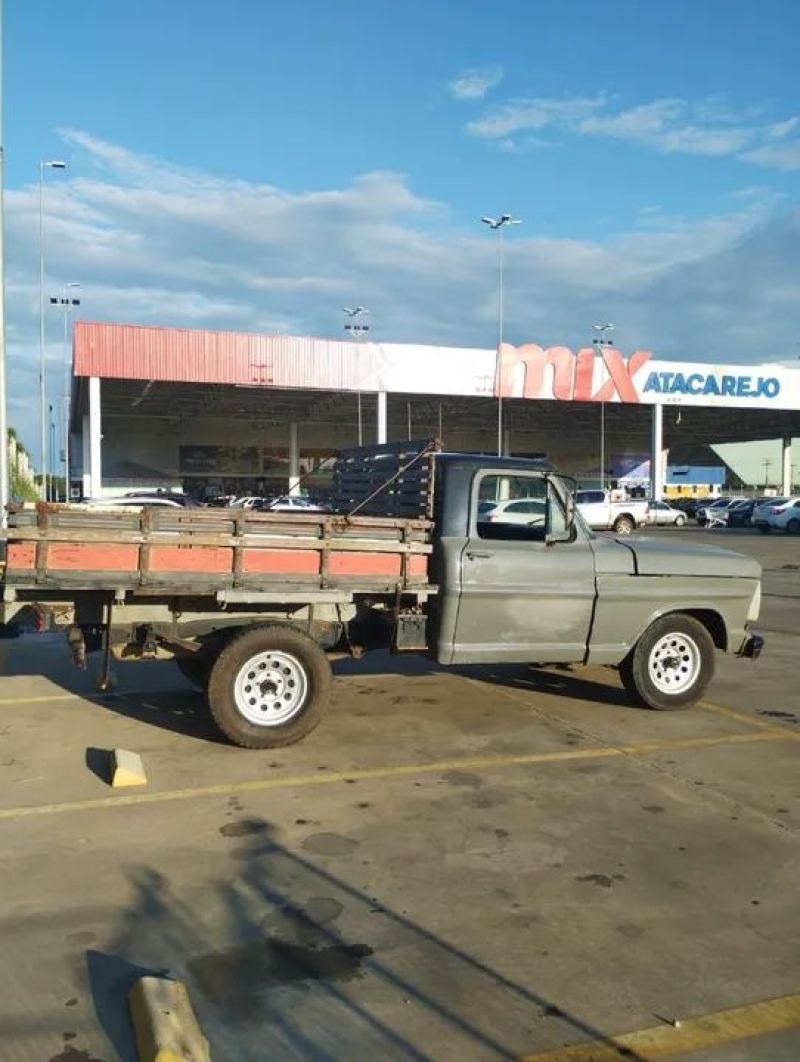 Ford F1000 diesel MWM