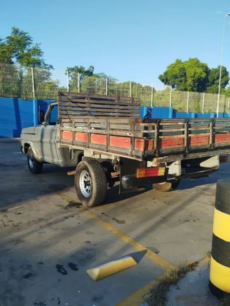 Ford F1000 diesel MWM