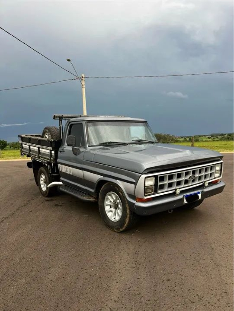 Ford F1000 diesel MWM