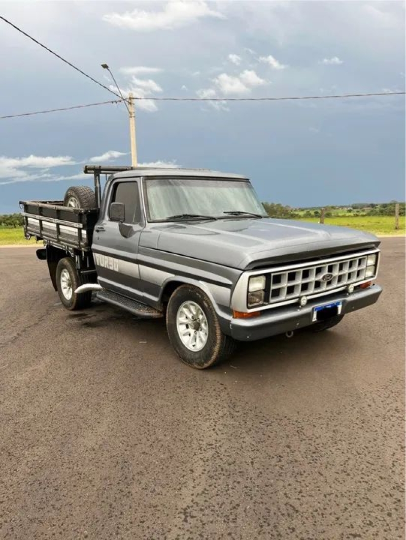 Ford F1000 diesel MWM