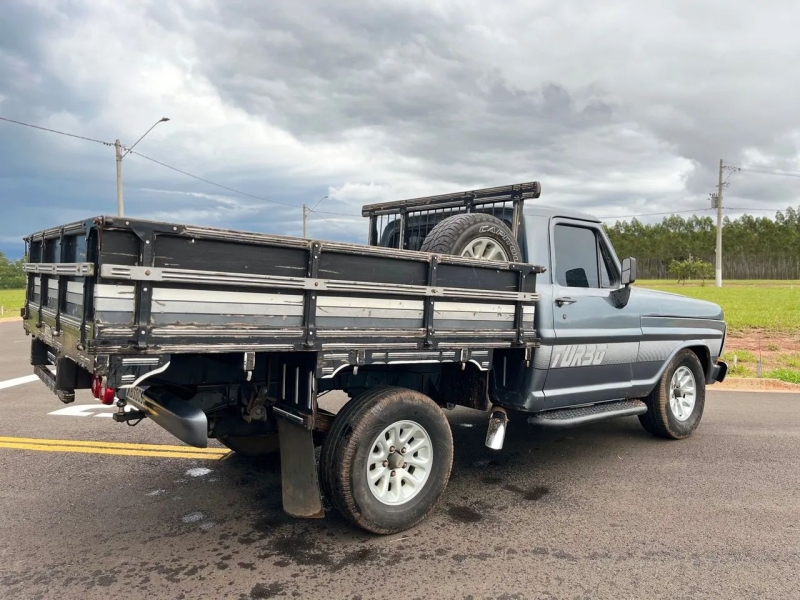 Ford F1000 diesel MWM