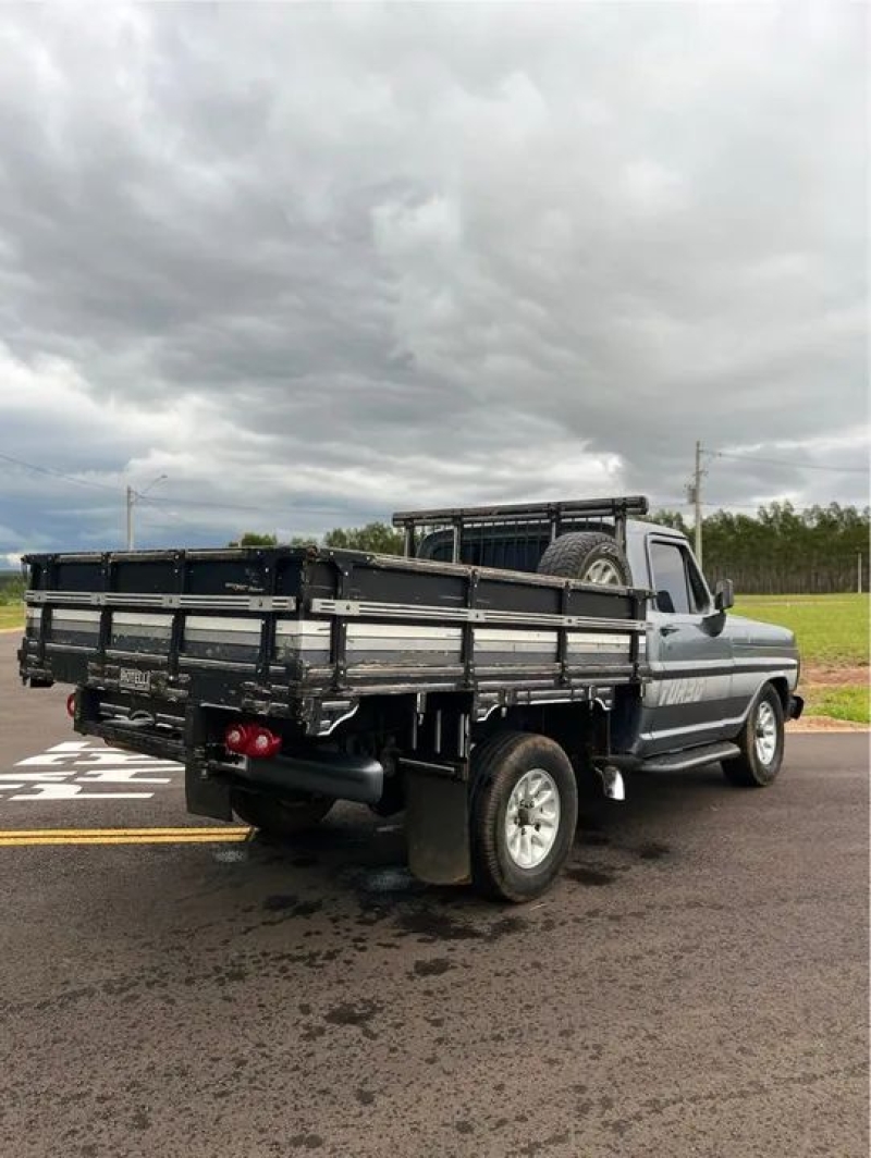 Ford F1000 diesel MWM