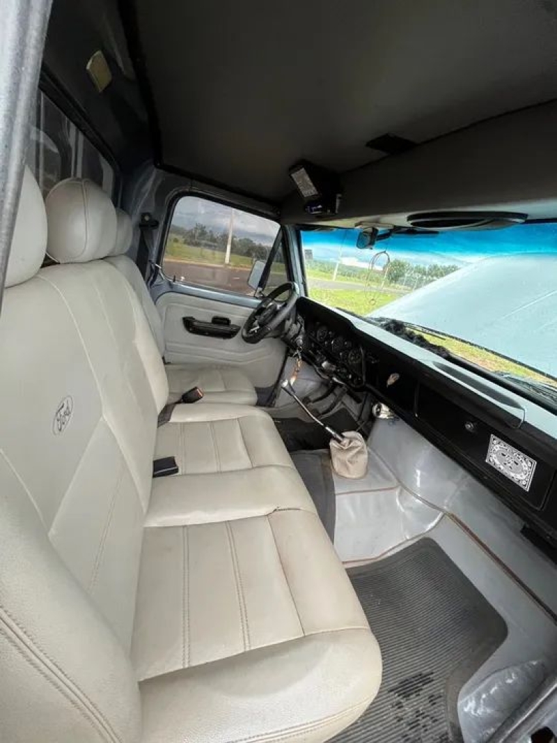 Ford F1000 diesel MWM