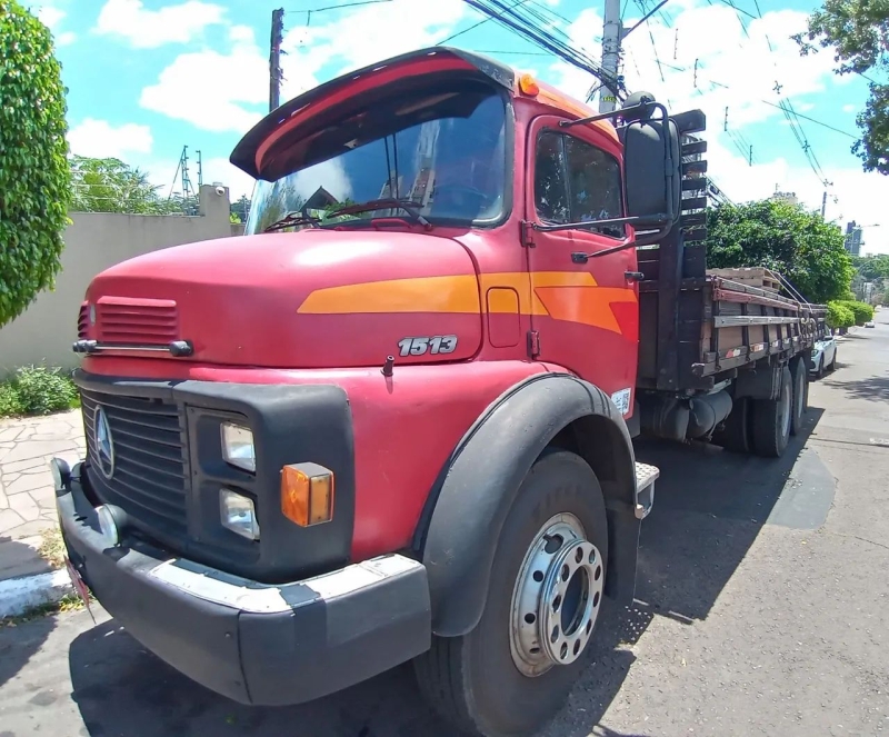 MERCEDES-BENZ L-1513 3-Eixos 2p (diesel)