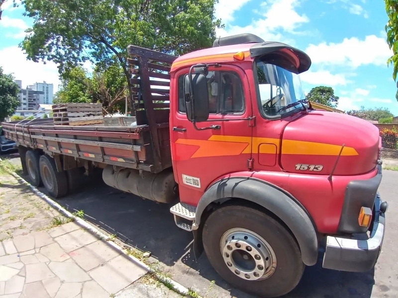 MERCEDES-BENZ L-1513 3-Eixos 2p (diesel)