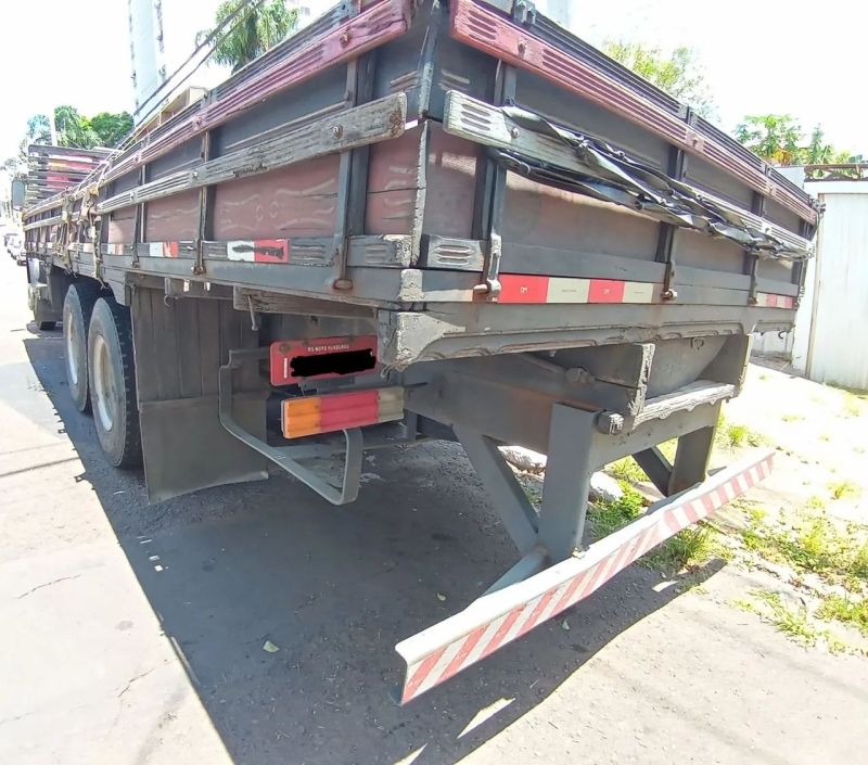 MERCEDES-BENZ L-1513 3-Eixos 2p (diesel)