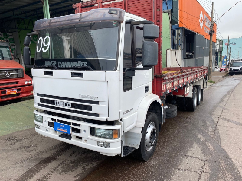 IVECO EUROCARGO 230-E22 3-Eixos 2p (diesel)
