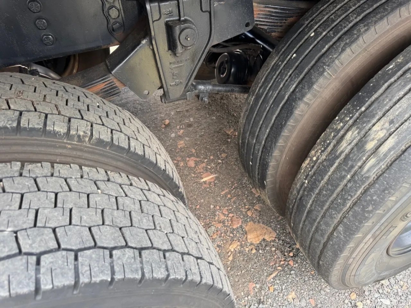 FORD CARGO 2428 E T 3-Eixos 2p (diesel)