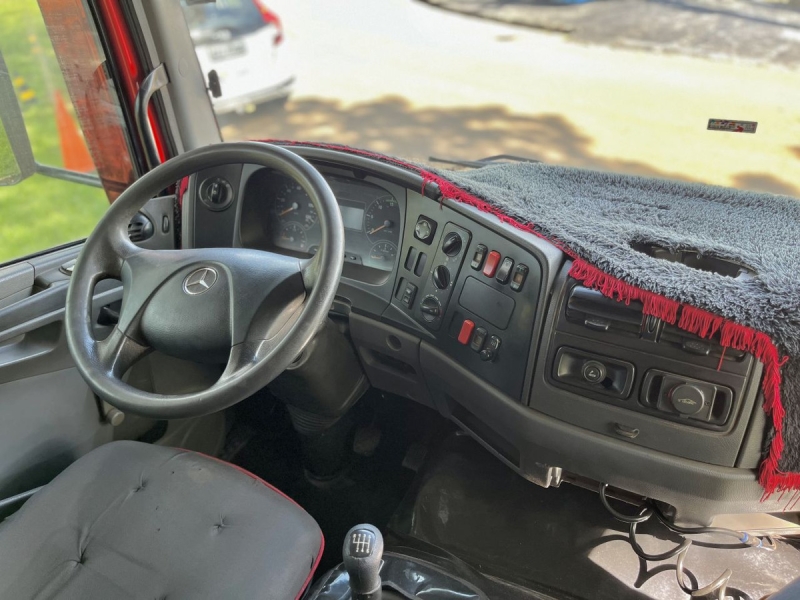 MERCEDES-BENZ Atego 2425 3-Eixos 2p (diesel)