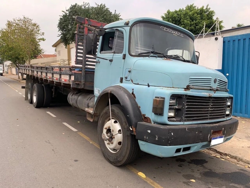 MERCEDES-BENZ 1111 3 eixos