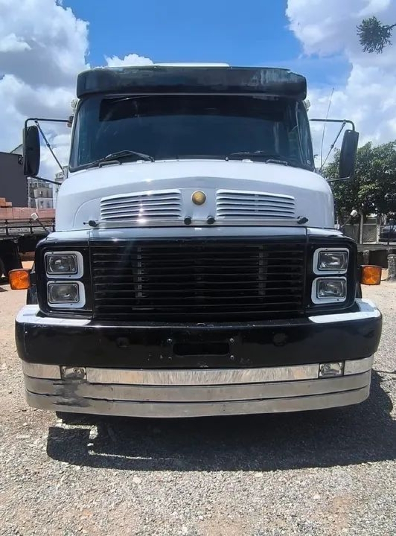 MERCEDES-BENZ L-1314 3-Eixos 2p (diesel)