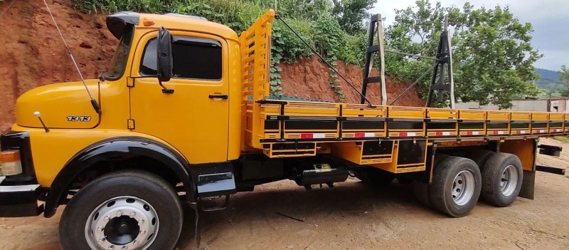 MERCEDES-BENZ L-1313 3-Eixos 2p (diesel)