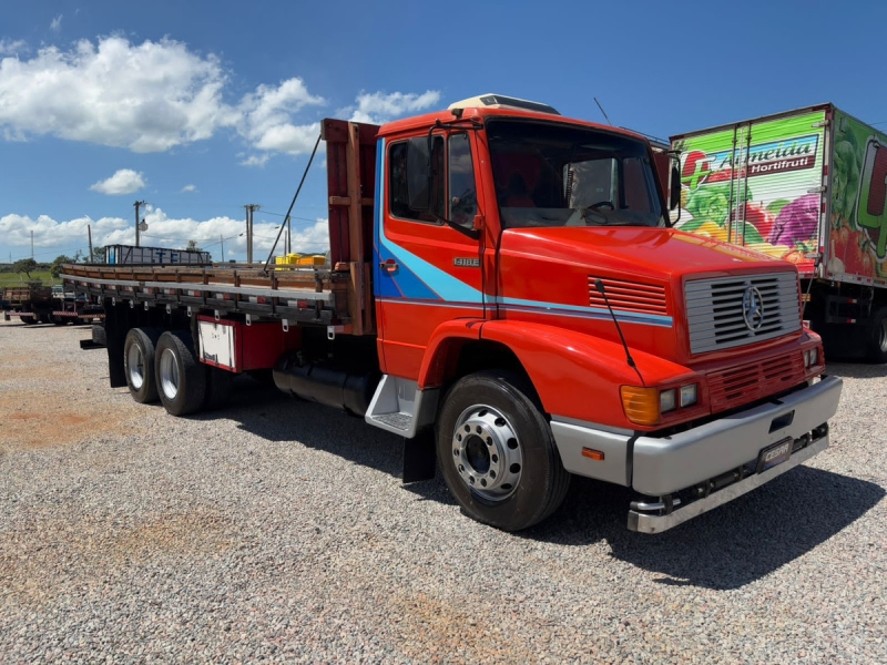 MERCEDES-BENZ L-1418 3-Eixos 2p (diesel)