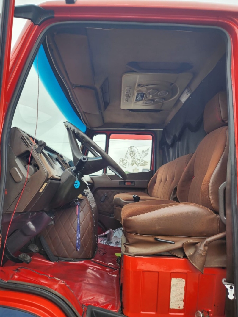 MERCEDES-BENZ L-2318 3-Eixos 2p (diesel)