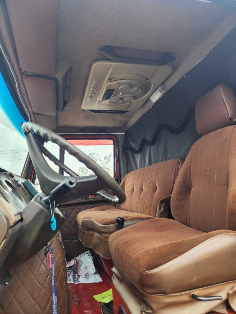 MERCEDES-BENZ L-2318 3-Eixos 2p (diesel)
